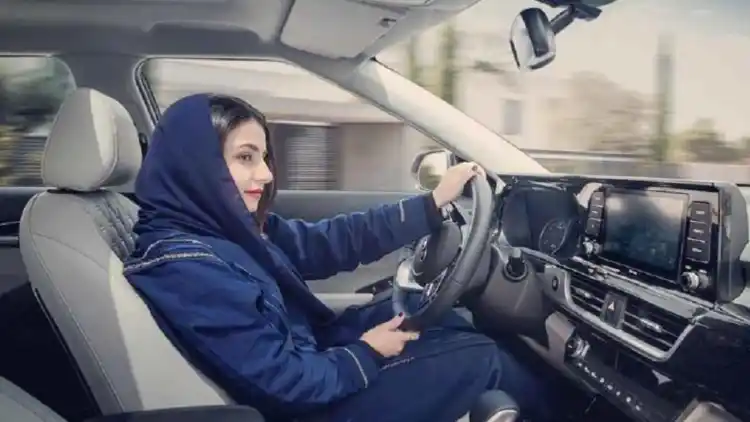 أمجاد العمري: مهندسة سعودية تشق طريقها بين معامل الميكانيكا وحلبات الكارتنغ